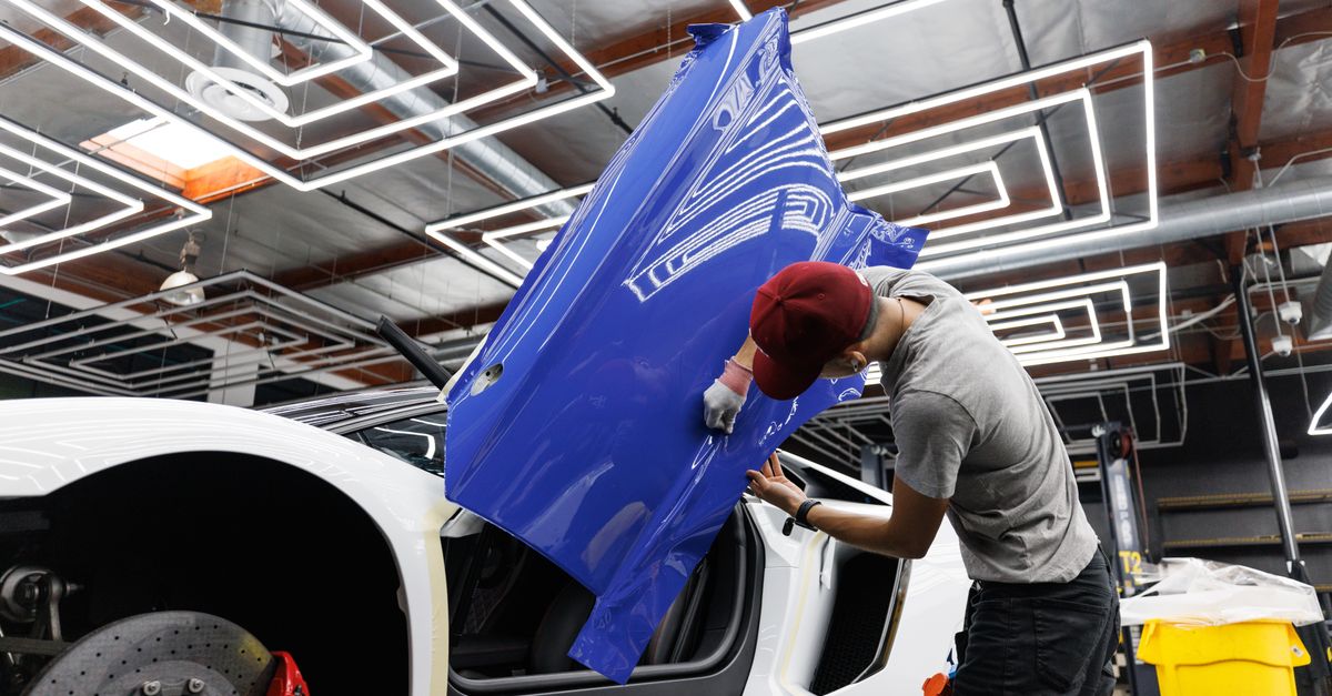 Crafting Eye-Catching Designs for Vehicle Wraps