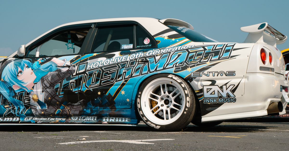 Exploring Different Types of Vinyl Materials for Vehicle Wraps