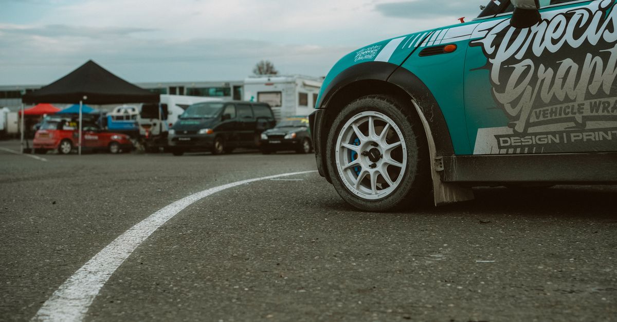 Leveraging Vehicle Wraps for Greater Market Presence in Gold Coast